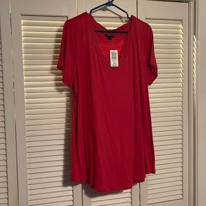 Torrid Tee NWT! Sz 2 (18/20)